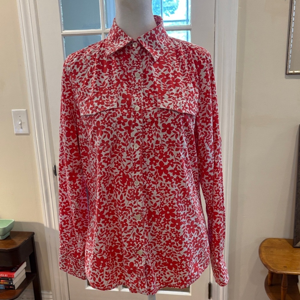 L.L. Bean Women’s Red and White Floral Button-Up Blouse. Size S